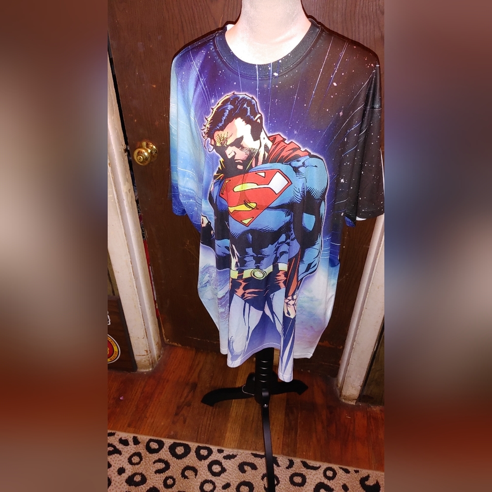 XL Men's screenprint Superman shirt